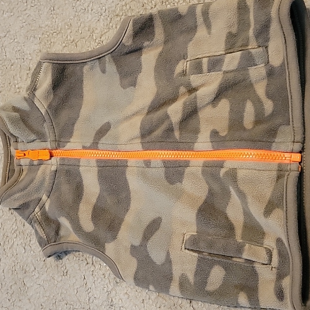 Carter's Fleece Camo Vest size 6 months